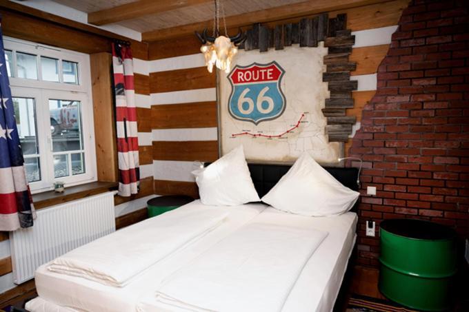 Motorworld Inn Warthausen Exterior foto